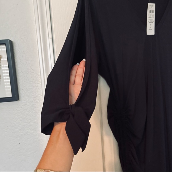 NWT CACHÉ Black Crewneck Dress with Ruche Side. Open 3/4 Sleeve, Size L - Picture 4 of 8